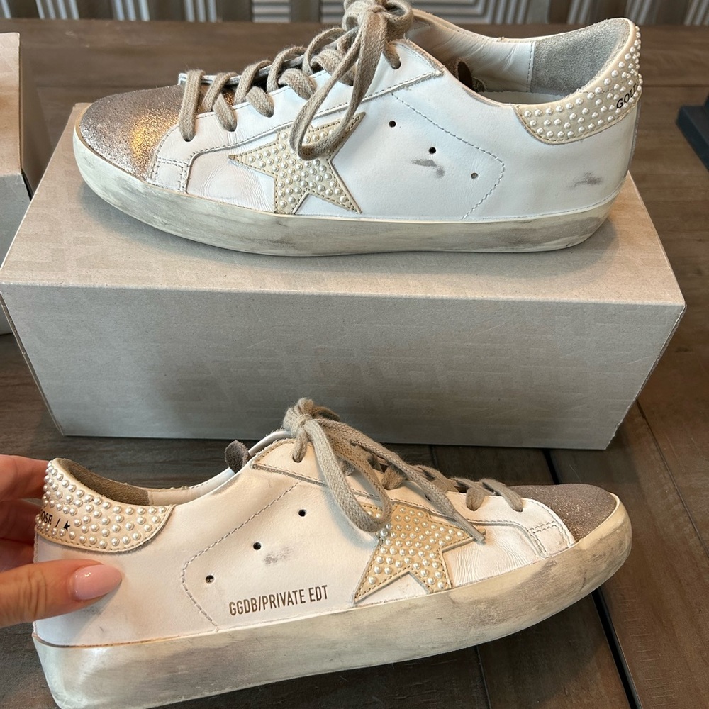 Golden Goose Superstars size 37